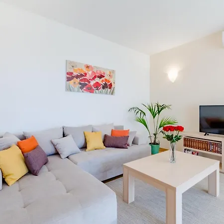 Deni With Heating Apartamento Supetar