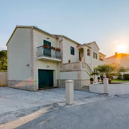 Deni With Heating * Supetar