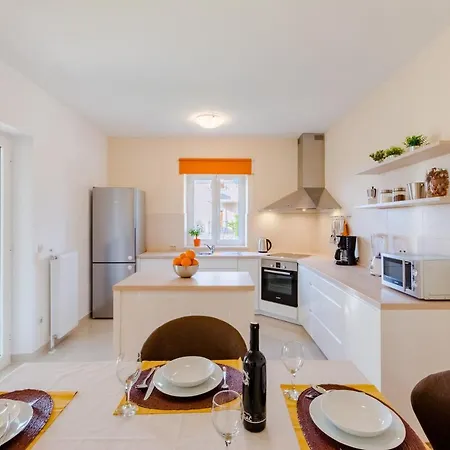 Deni With Heating Apartamento *