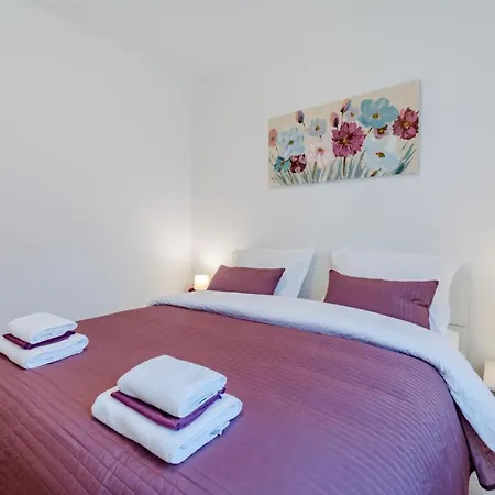 Deni With Heating Apartamento