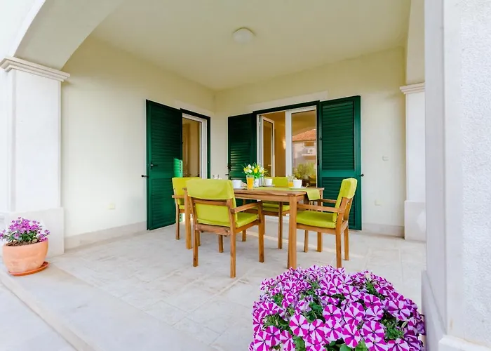 Deni With Heating Appartamento